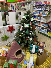 Weihnachtsbaum-Aktion im Fressnapf Weihnachtsbaum-Aktion im Fressnapf